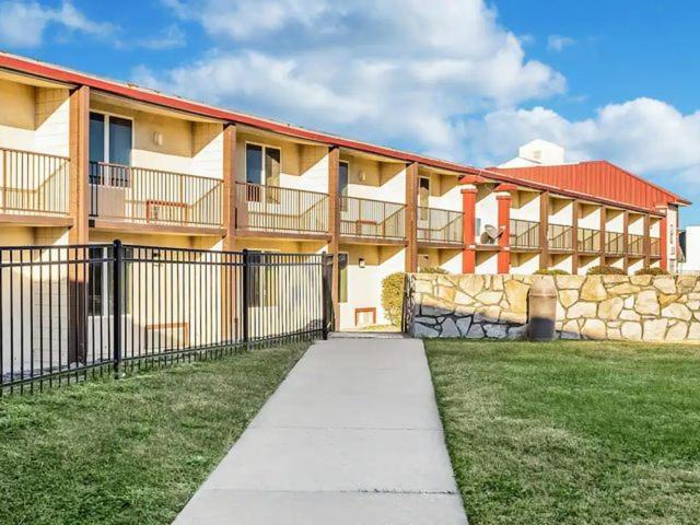 Countryside Suites Kansas City Independence I-70 East Sports Complex Hotel Exterior foto